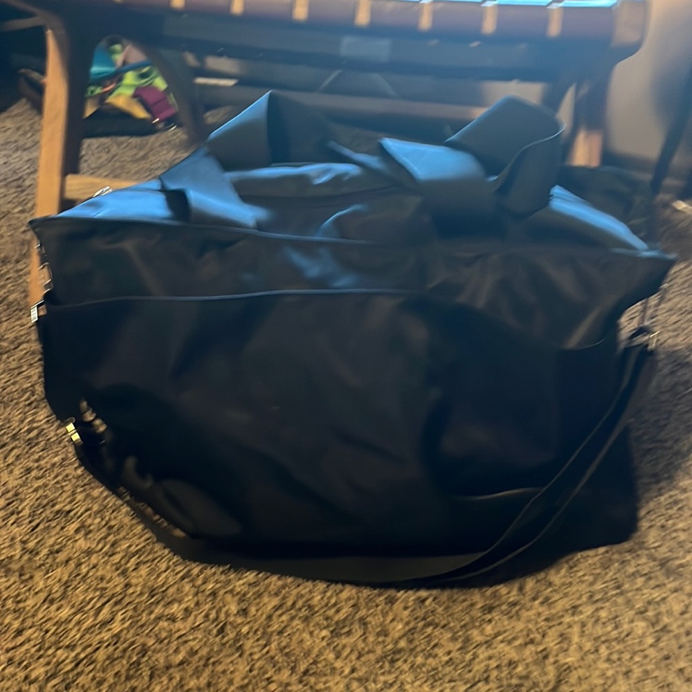 VINTAGE 1990’s GAP weekender. Ready for adventure